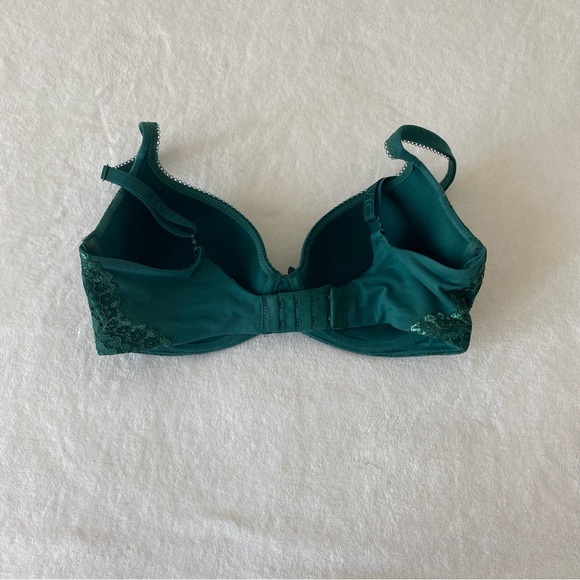 Victoria’s Secret Body by Victoria Bra - Picture 2 of 2